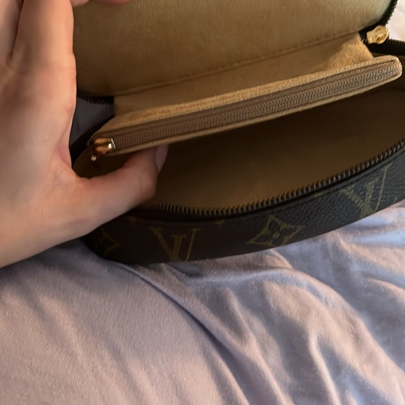 Louis Vuitton Makeup case authentic - Picture 2 of 2